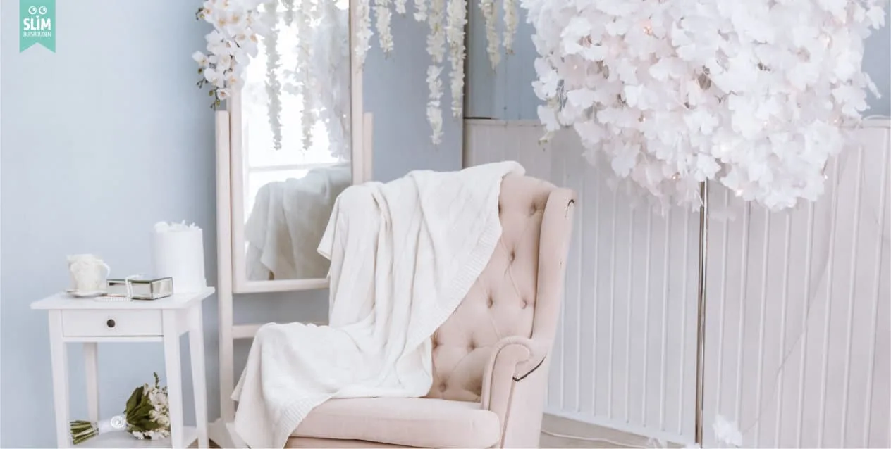 Roze fauteuil 2024 Shutterstock_442912069