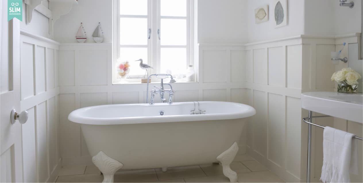 Vrijstaand wit bad handdoek 2024 dt 33891377 badkamer renovatie
