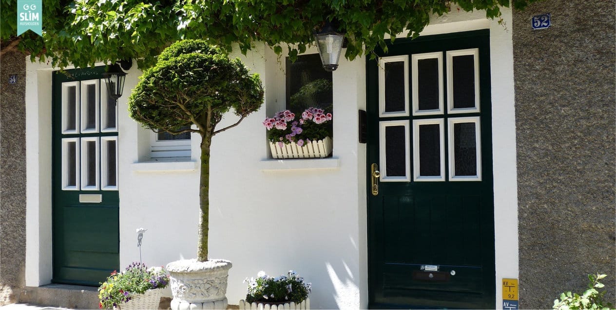 Blog Naambordje aan voordeur 2025 Pixabay door-223399_1920 Naamplaatje aan de voordeur